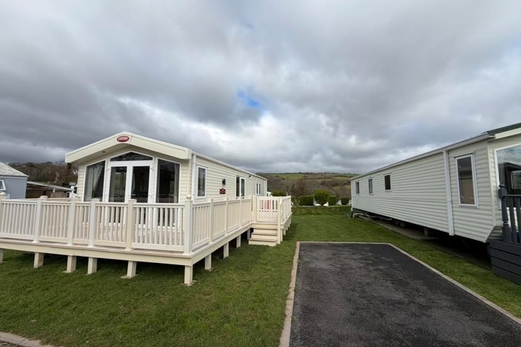Carnaby Helmsley Lodge