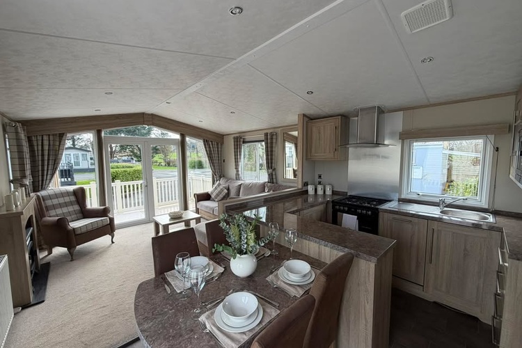 Carnaby Helmsley Lodge