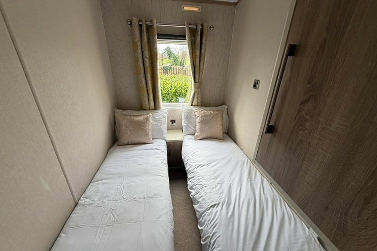 Carnaby Helmsley Lodge